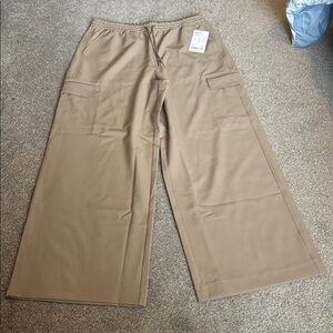 Athleta Wide Leg Cargo Pants in Beige/Tan
